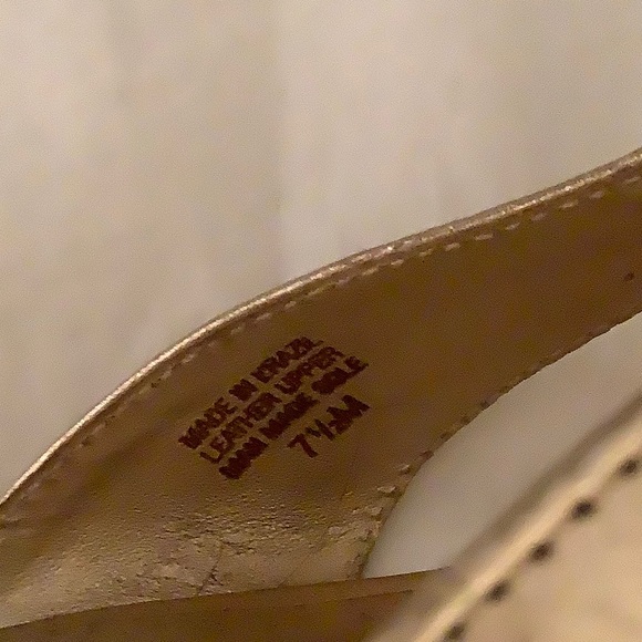 Lilly Pulitzer Gold Sandals 7.5 Med - Picture 5 of 6